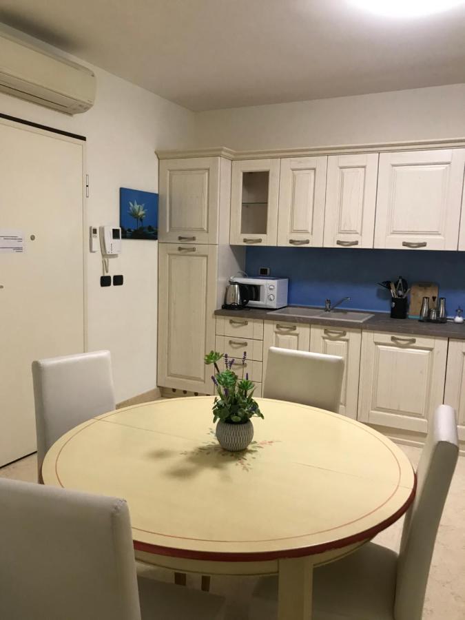 Appartamento Du Lac 1 Desenzano del Garda Exteriör bild