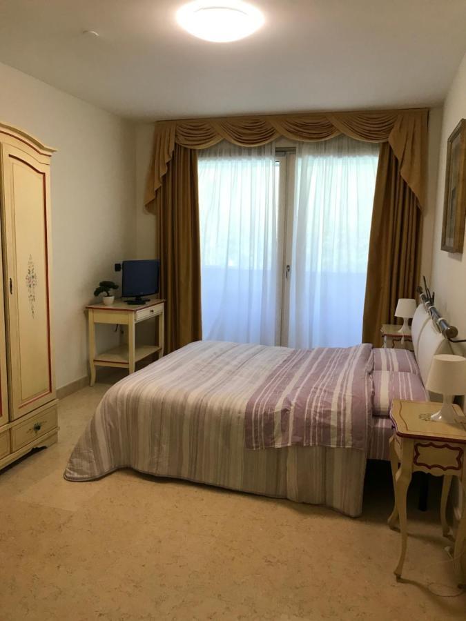 Appartamento Du Lac 1 Desenzano del Garda Exteriör bild